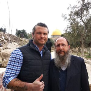 Pete Hegseth con Chaim Richman