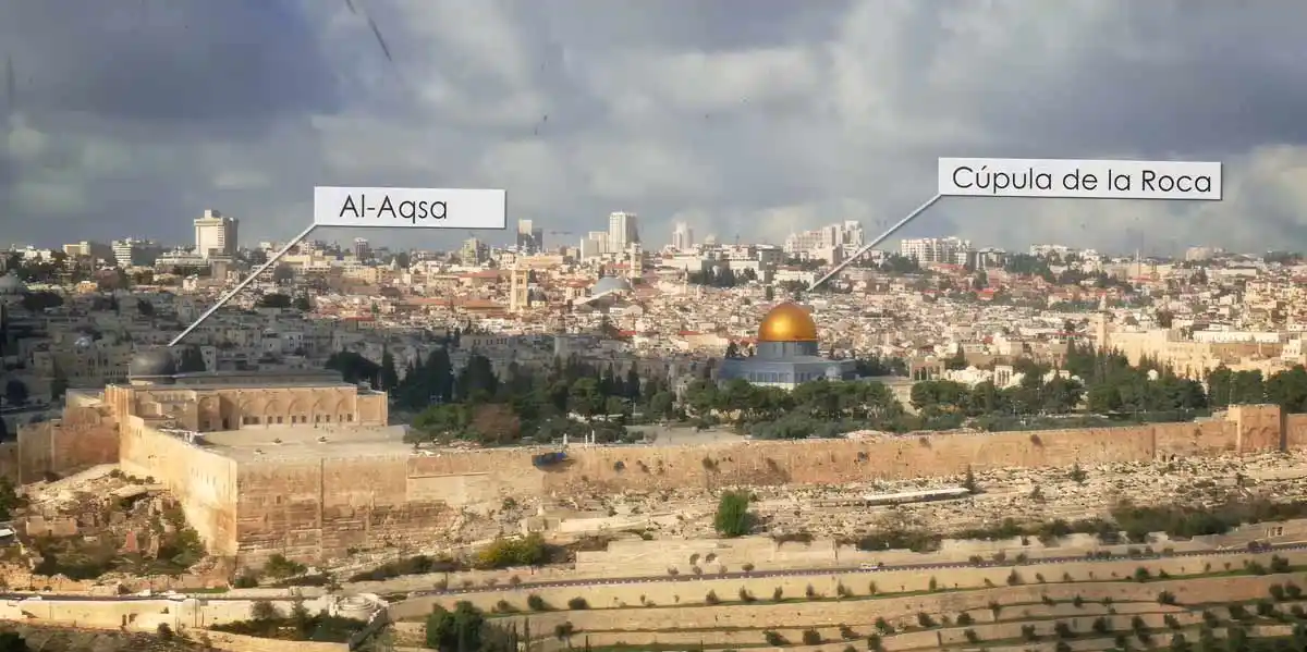 Monte-del-templo-Low Monte del Templo con la mezquita de Al-Aqsa y la Cúpula de la Roca. Lugar del Primer y Segundo Templo de Jerusalén